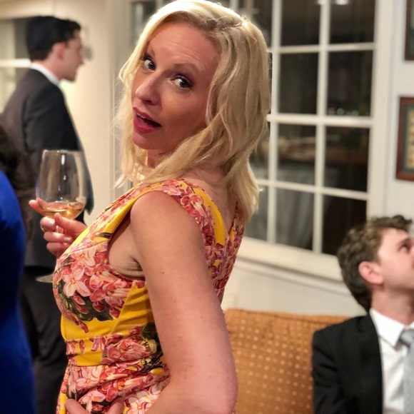 Meet your Posher, Loree - Picture 4 of 8